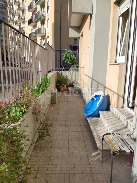 appartamento in vendita a Genova in zona Staglieno