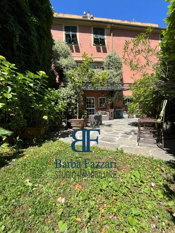 casa indipendente in vendita a Genova