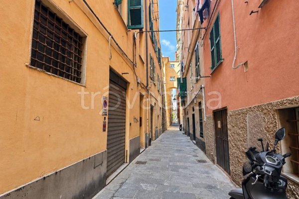 appartamento in vendita a Genova in zona Sottoripa / Maddalena / Molo