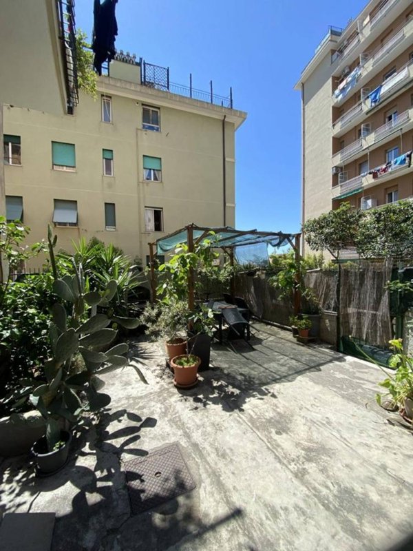 appartamento in vendita a Genova in zona Oregina