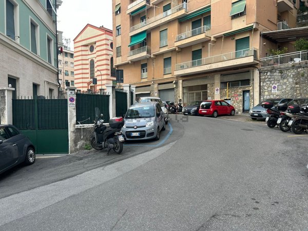 box auto in vendita a Genova in zona Castelletto