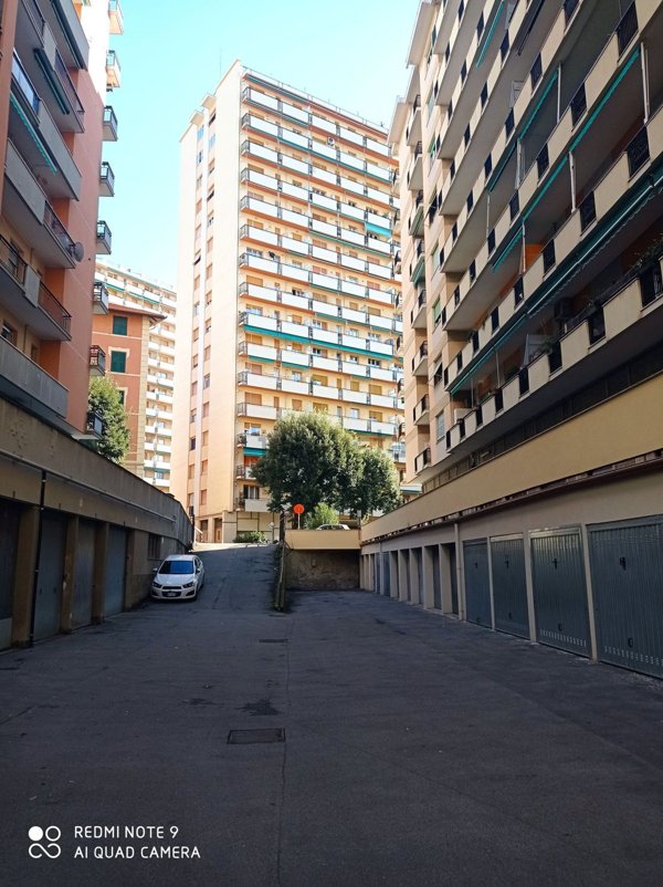 box auto in vendita a Genova in zona Pegli