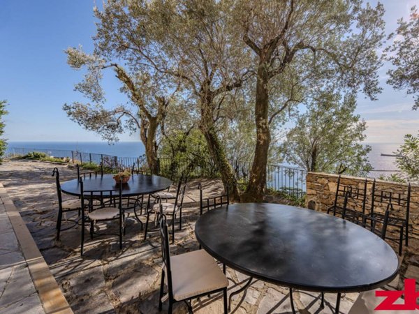casa indipendente in vendita a Genova in zona Nervi