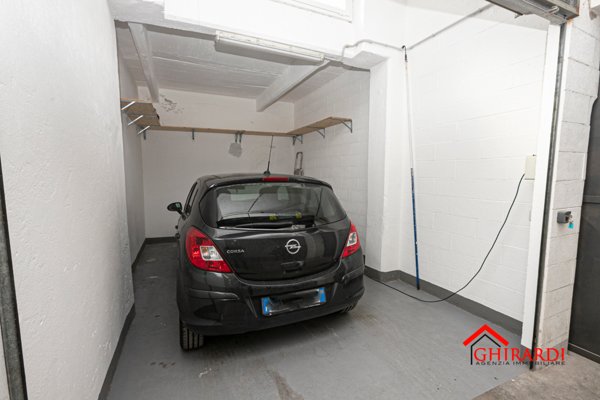 box auto in vendita a Genova in zona Sestri Ponente