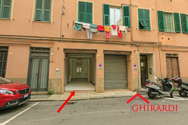 box auto in vendita a Genova in zona Sestri Ponente