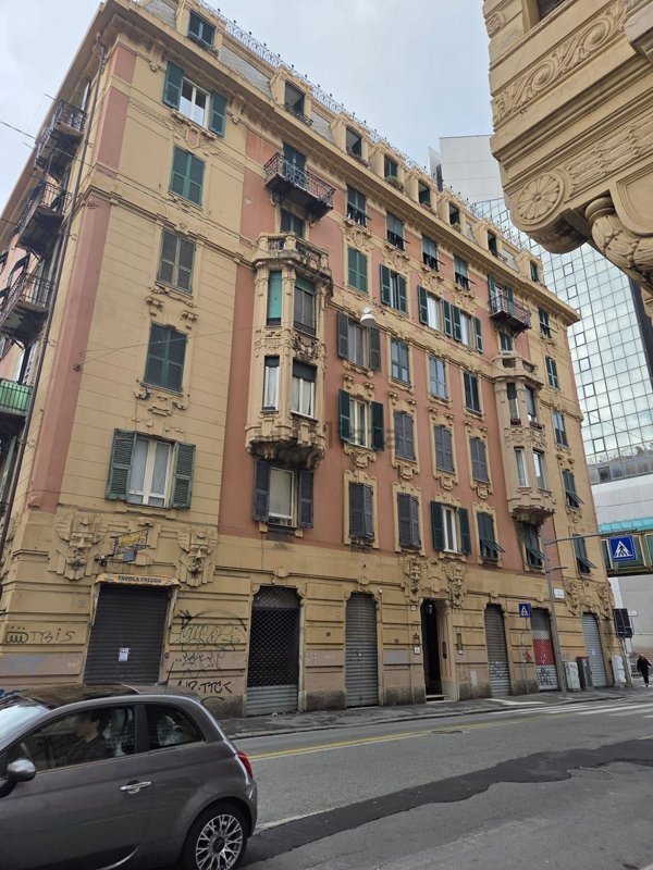 box auto in vendita a Genova in zona Foce