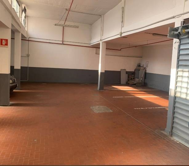 box auto in vendita a Genova in zona Rivarolo