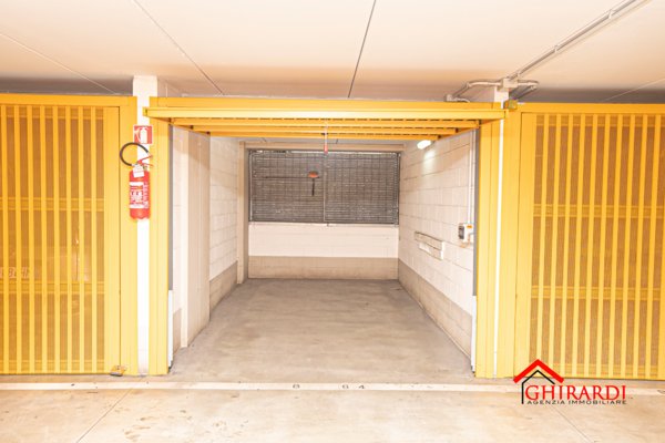 box auto in vendita a Genova in zona Sestri Ponente