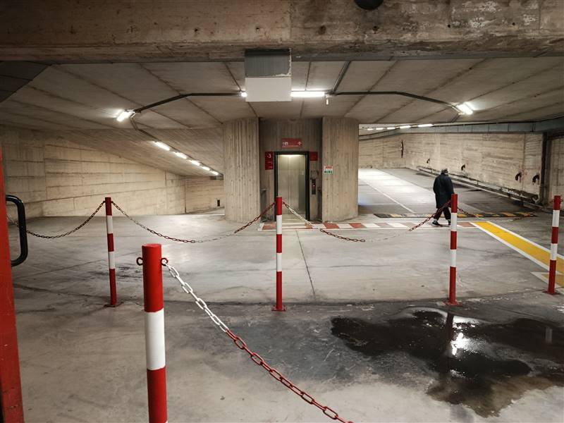 box auto in vendita a Genova in zona Foce