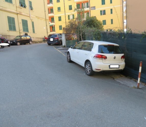 box auto in vendita a Genova in zona Quezzi