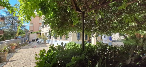 casa indipendente in vendita a Genova in zona Apparizione