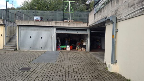 box auto in vendita a Genova in zona Sestri Ponente