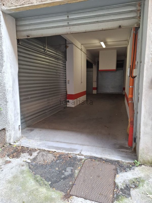 box auto in vendita a Genova in zona Sestri Ponente
