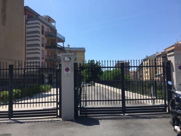 box auto in vendita a Genova in zona Sestri Ponente