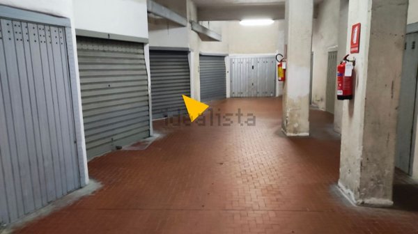 box auto in vendita a Genova in zona Sestri Ponente