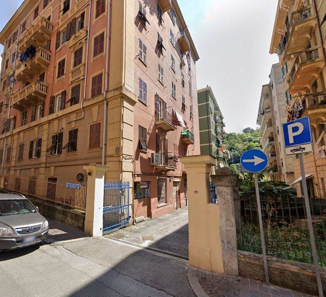 box auto in vendita a Genova in zona Bolzaneto