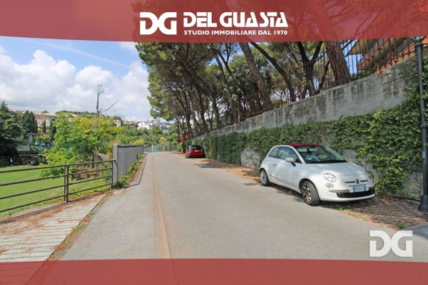 box auto in vendita a Genova in zona Albaro