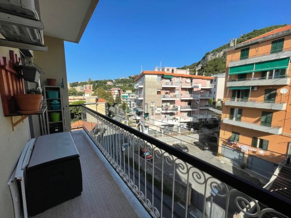 appartamento in vendita a Genova in zona Sestri Ponente