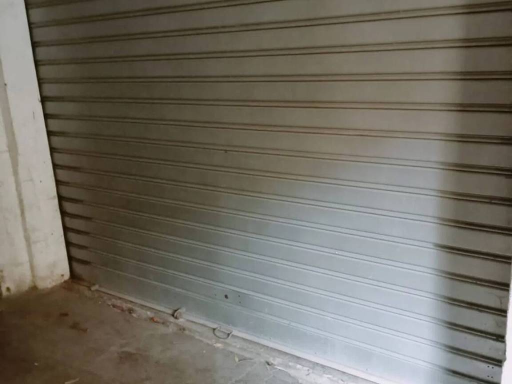 box auto in vendita a Genova in zona Rivarolo