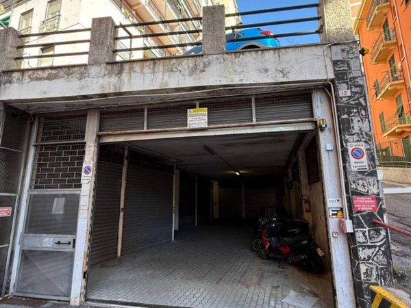 box auto in vendita a Genova in zona Marassi