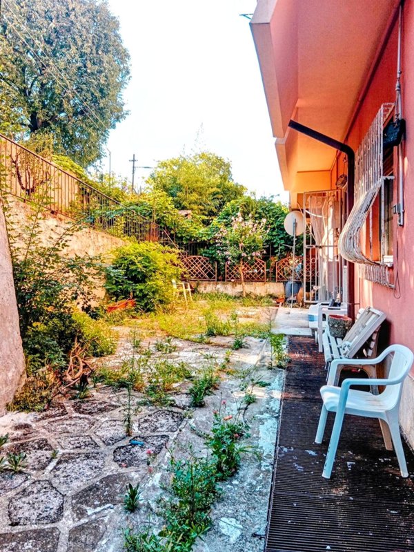 appartamento in vendita a Genova in zona Sestri Ponente