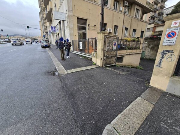 box auto in vendita a Genova in zona Albaro