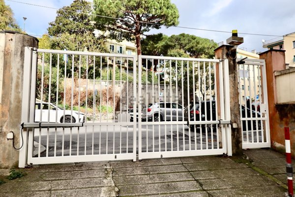 box auto in vendita a Genova in zona Albaro