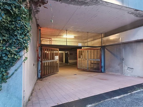box auto in vendita a Genova in zona Sturla