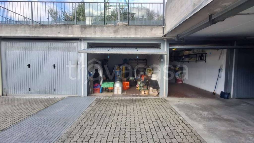 box auto in vendita a Genova in zona Sestri Ponente