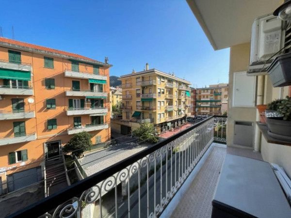 appartamento in vendita a Genova in zona Sestri Ponente