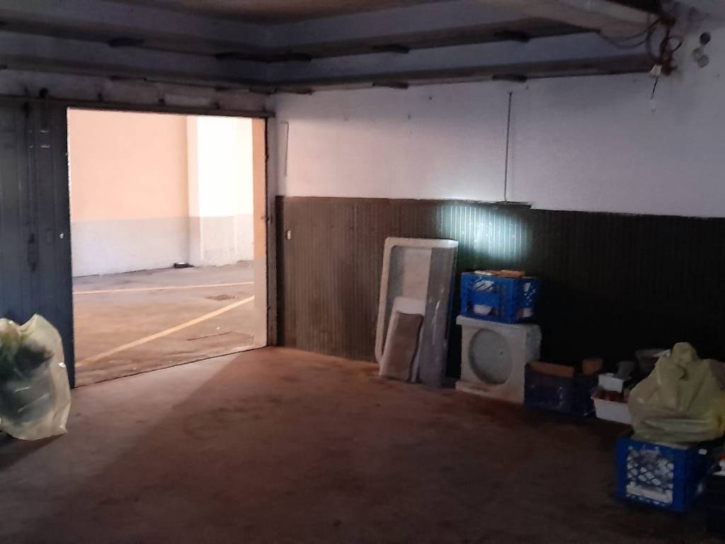 box auto in vendita a Genova in zona San Teodoro