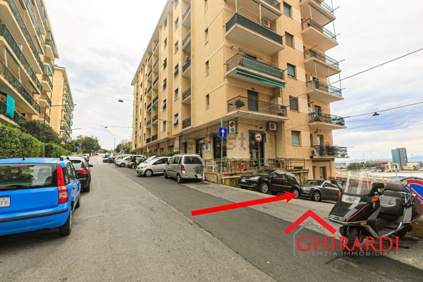box auto in vendita a Genova in zona Sestri Ponente