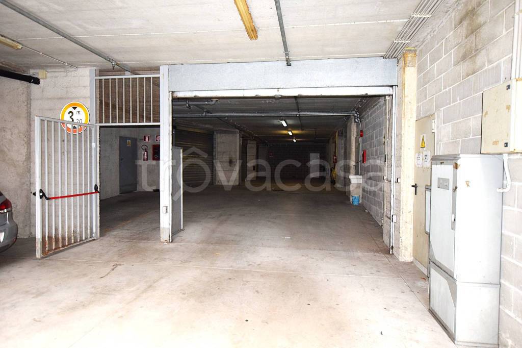 box auto in vendita a Genova in zona DiNegro