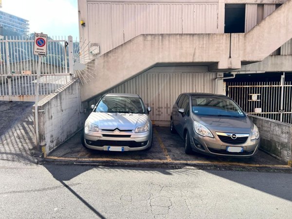 box auto in vendita a Genova in zona Marassi