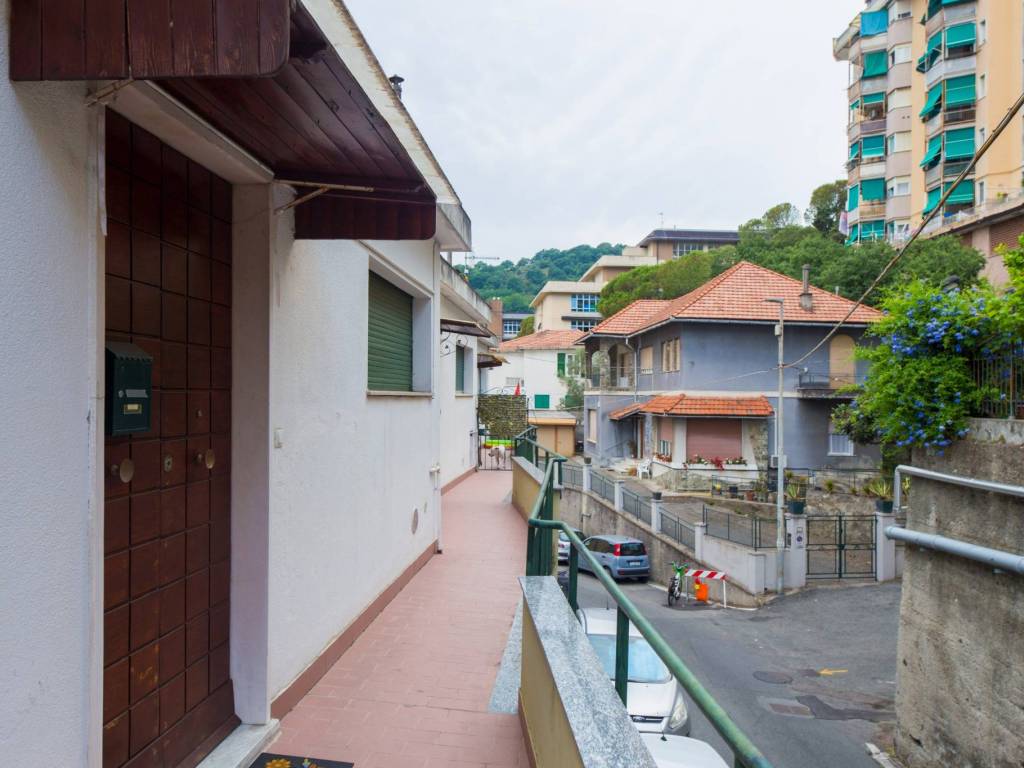 appartamento in vendita a Genova in zona Molassana