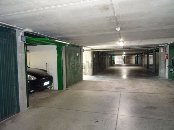 box auto in vendita a Genova in zona Pegli