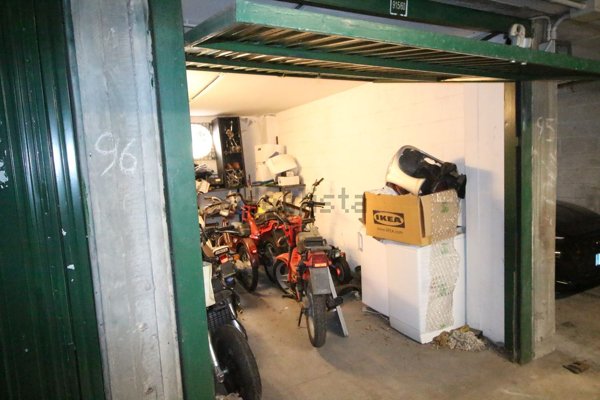 box auto in vendita a Genova in zona Pegli