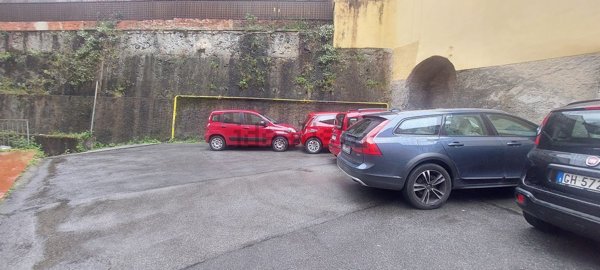 box auto in vendita a Genova in zona Sestri Ponente