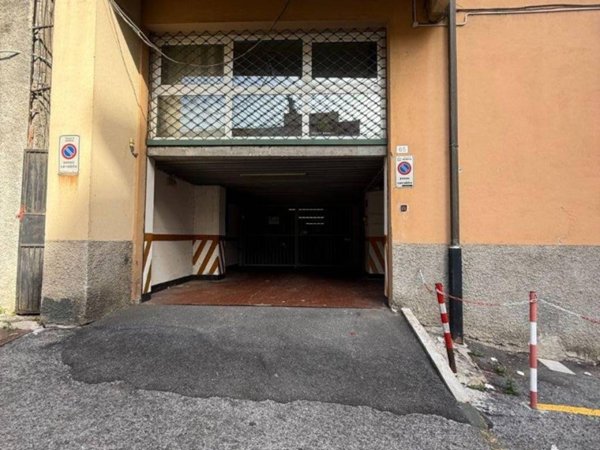 box auto in vendita a Genova in zona Marassi