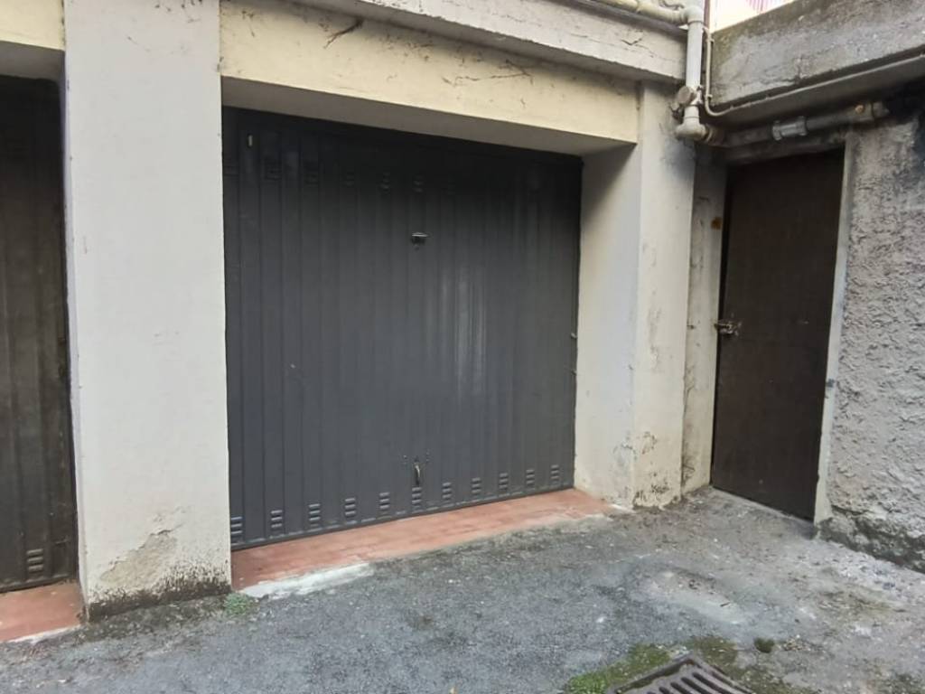 box auto in vendita a Genova in zona Sestri Ponente