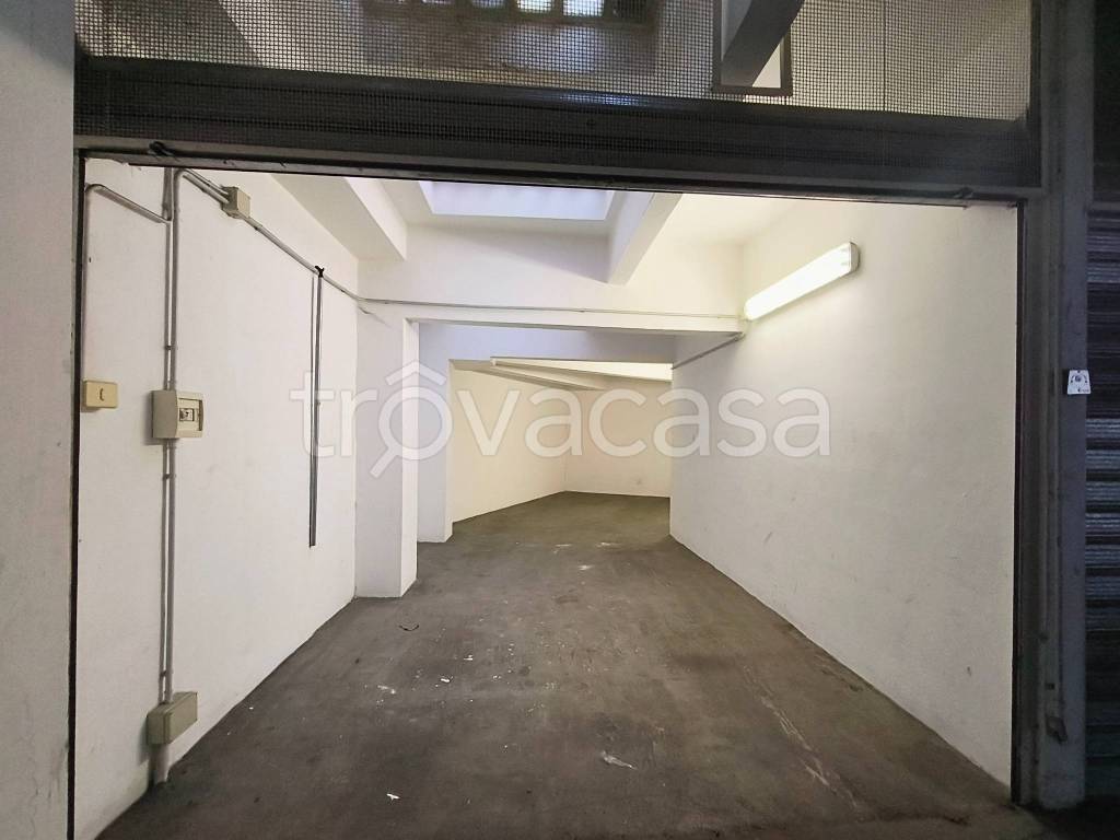 box auto in vendita a Genova in zona Sturla