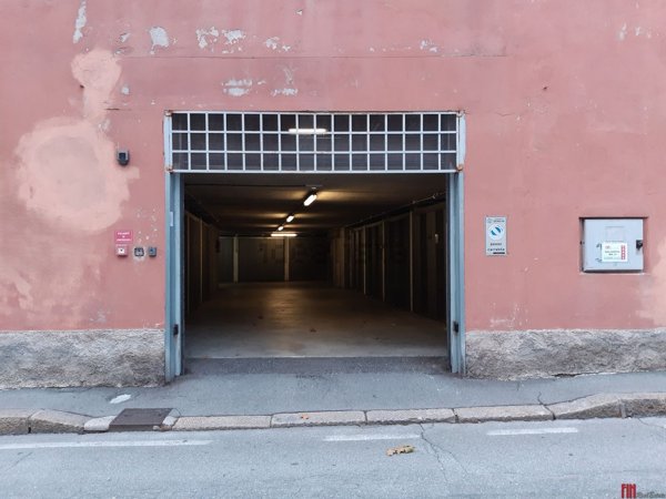 box auto in vendita a Genova in zona Sestri Ponente