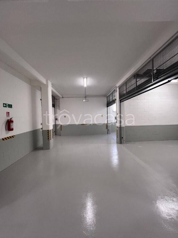 box auto in vendita a Genova in zona Sampierdarena