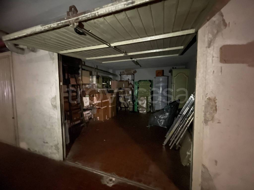 box auto in vendita a Genova in zona Pegli