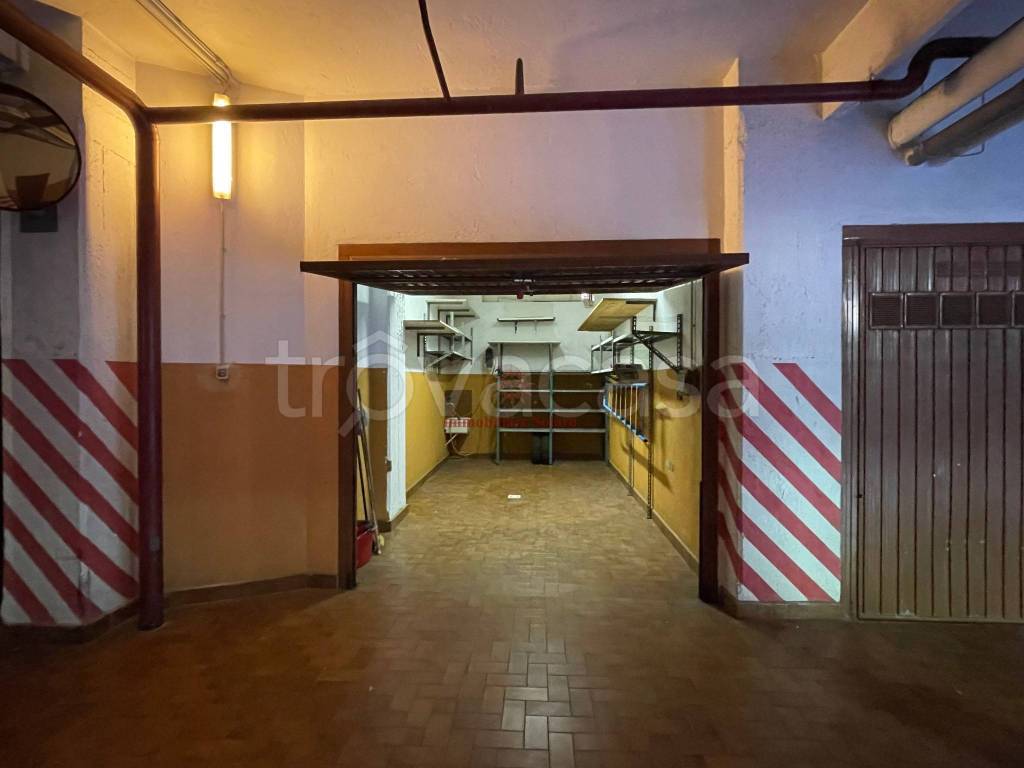 box auto in vendita a Genova in zona Bolzaneto