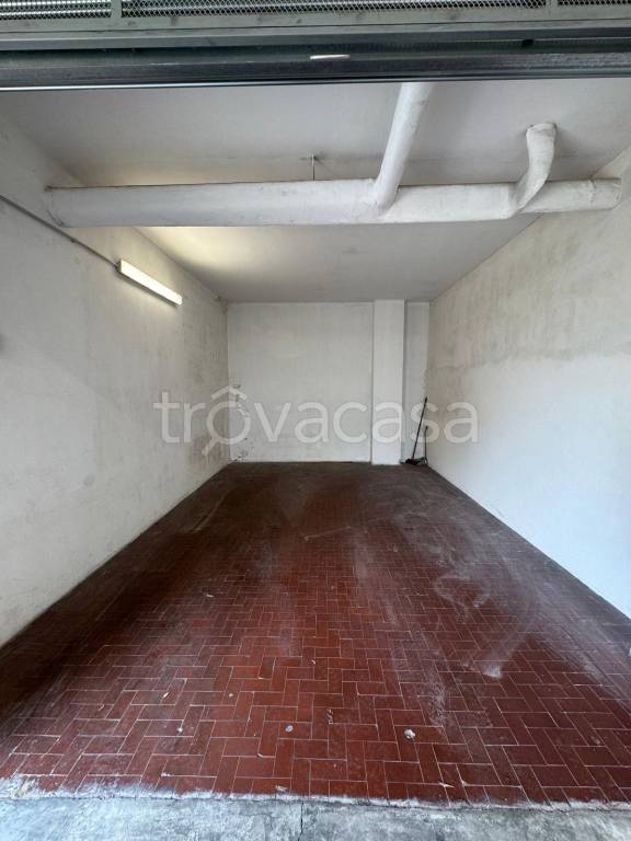 box auto in vendita a Genova in zona San Fruttuoso