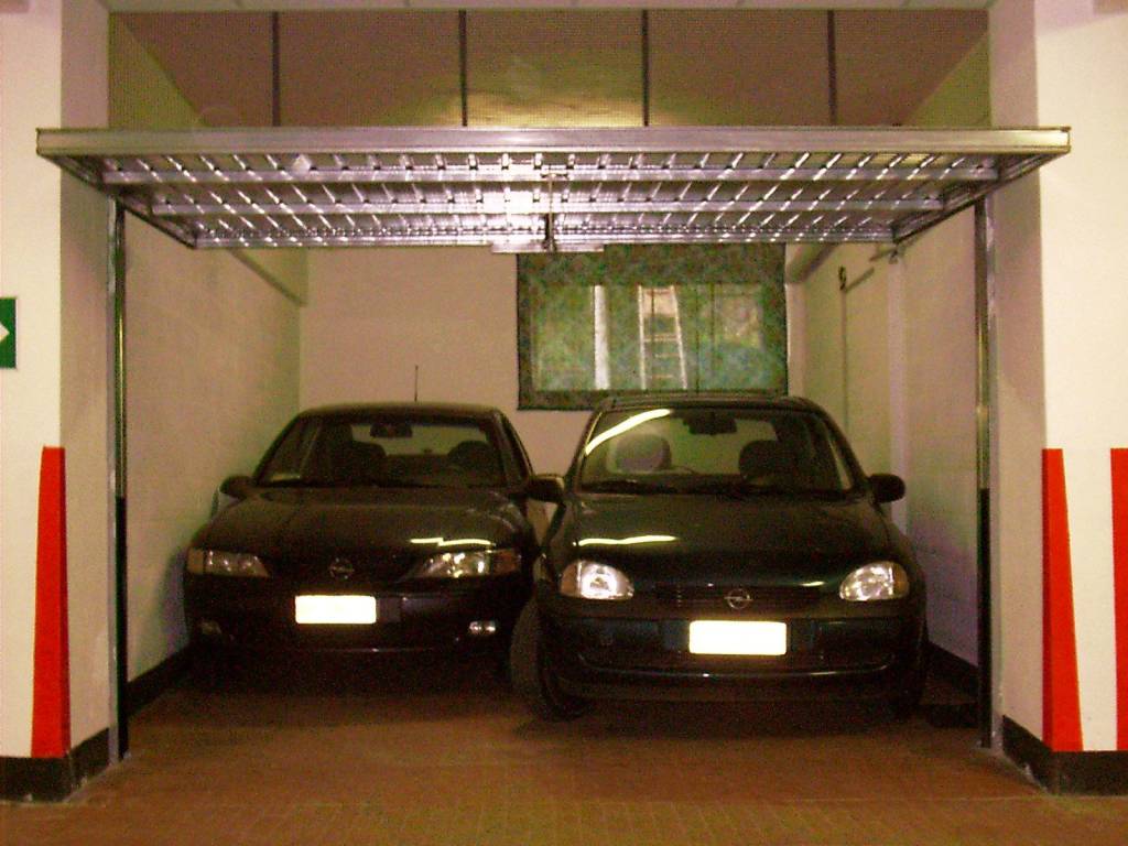 box auto in vendita a Genova in zona Sturla