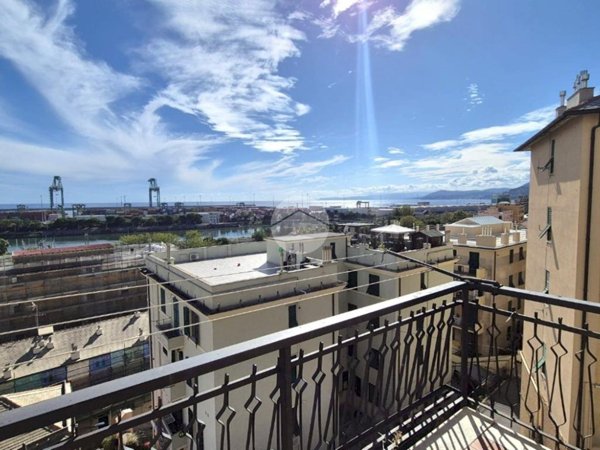 appartamento in vendita a Genova in zona Palmaro / Pra'