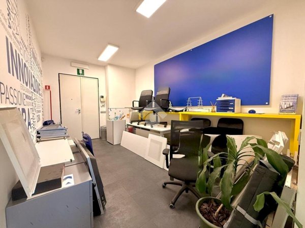 multivano in vendita a Genova in zona Foce