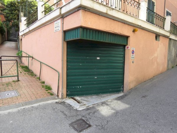 box auto in vendita a Genova in zona Marassi